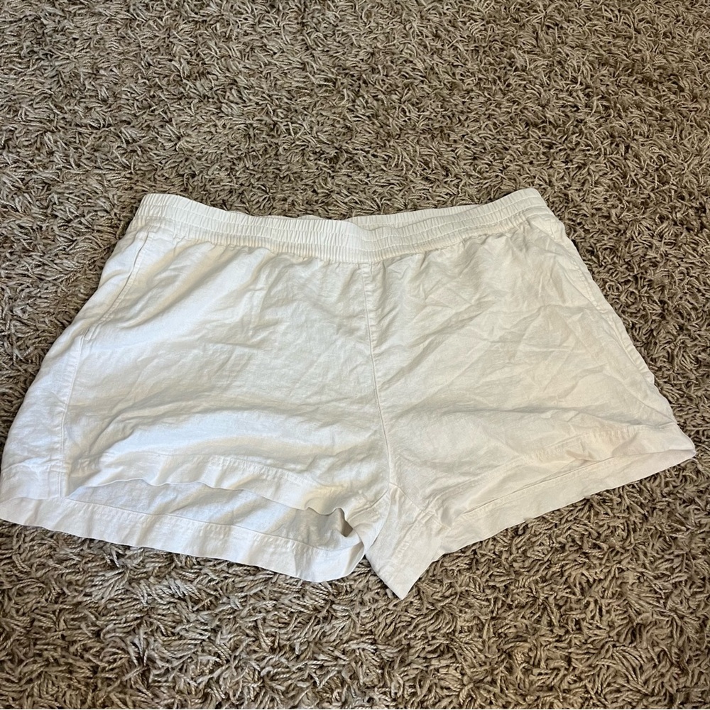 Old navy white linen shorts